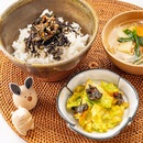 蒸しキャベツとえごまの葉の味噌漬け和え