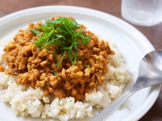 大豆まるごとミートミンチタイプを使ったドライカレー