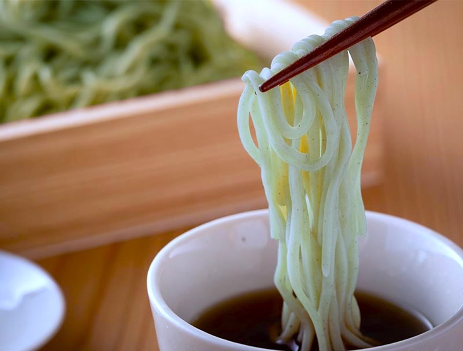 インディゴブルーライスヌードル